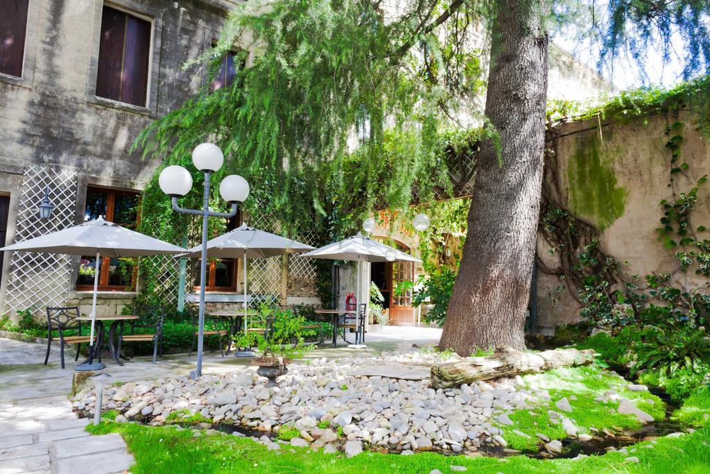Auberge Du Pont Romain Sommières Екстериор снимка