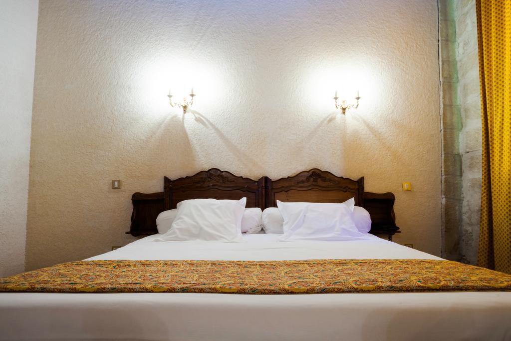 Auberge Du Pont Romain Sommières Екстериор снимка