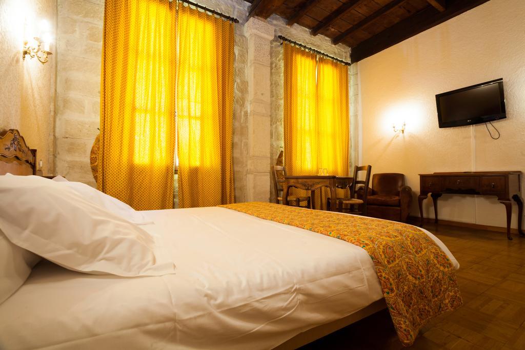 Auberge Du Pont Romain Sommières Стая снимка